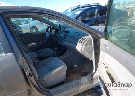 2004 Toyota Camry Le из США, поврежденный, VIN 4T1BE32K54U831465